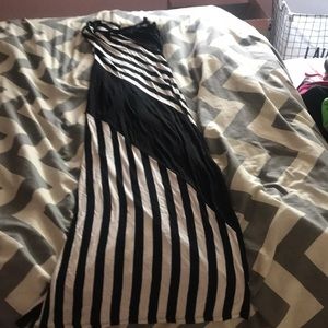 Black white stretchy maxi dress